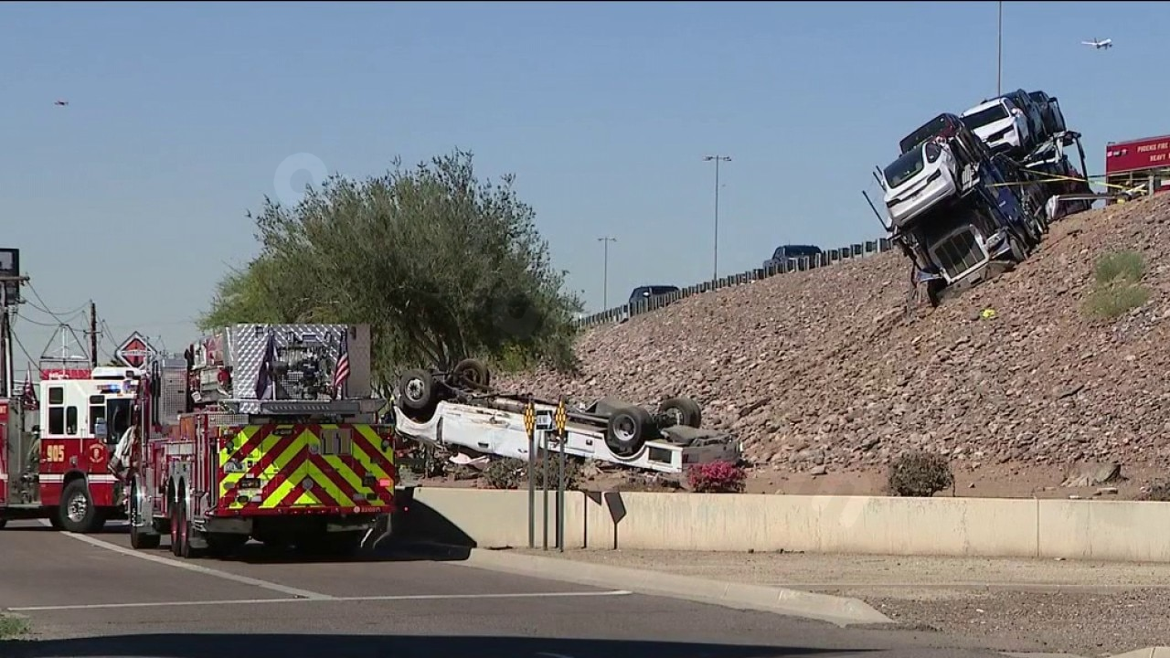 Car hauler, pickup truck crash on I-17 leaves 2 hurt