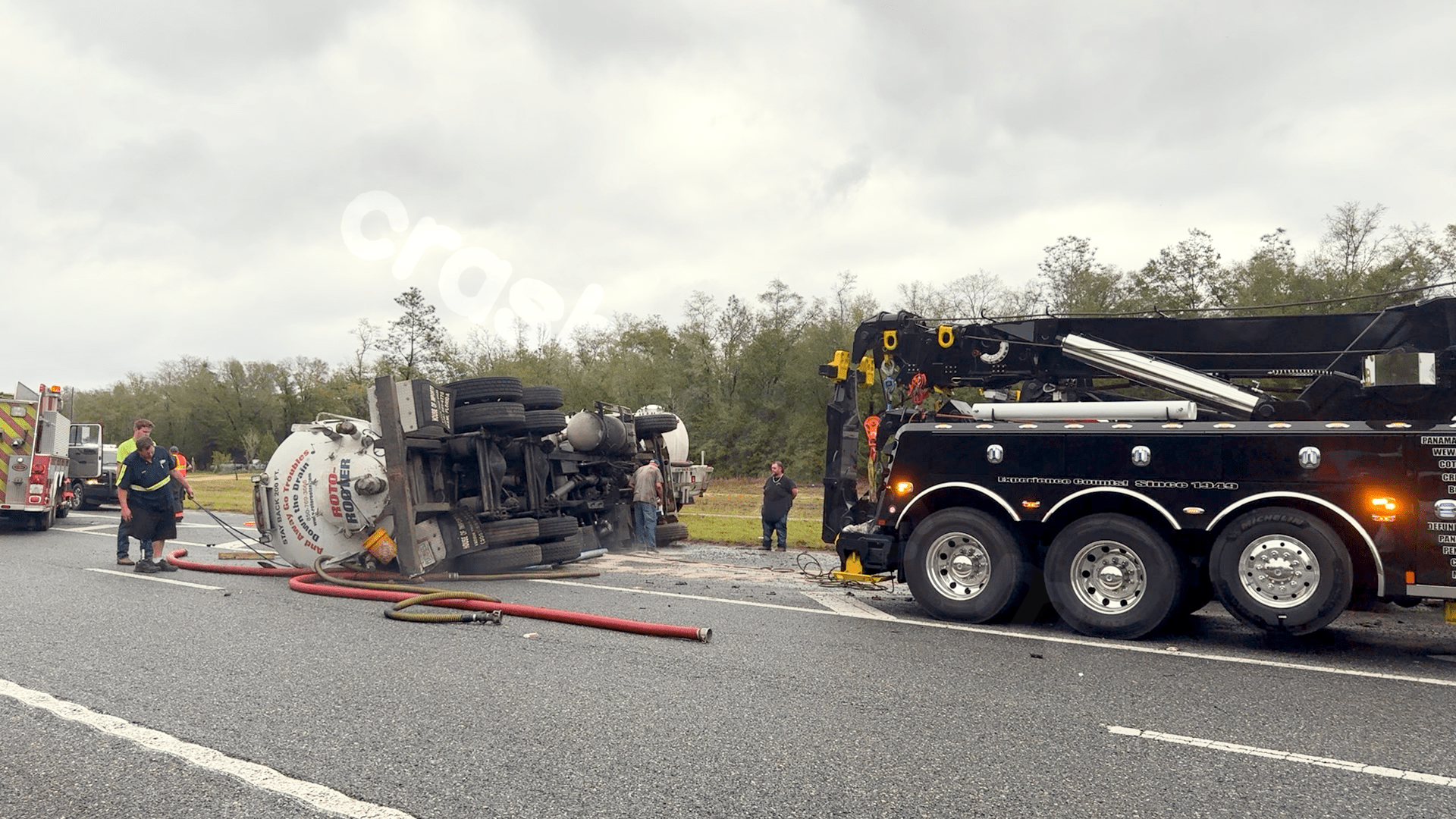 Traffic crash causes roadblock in Fountain