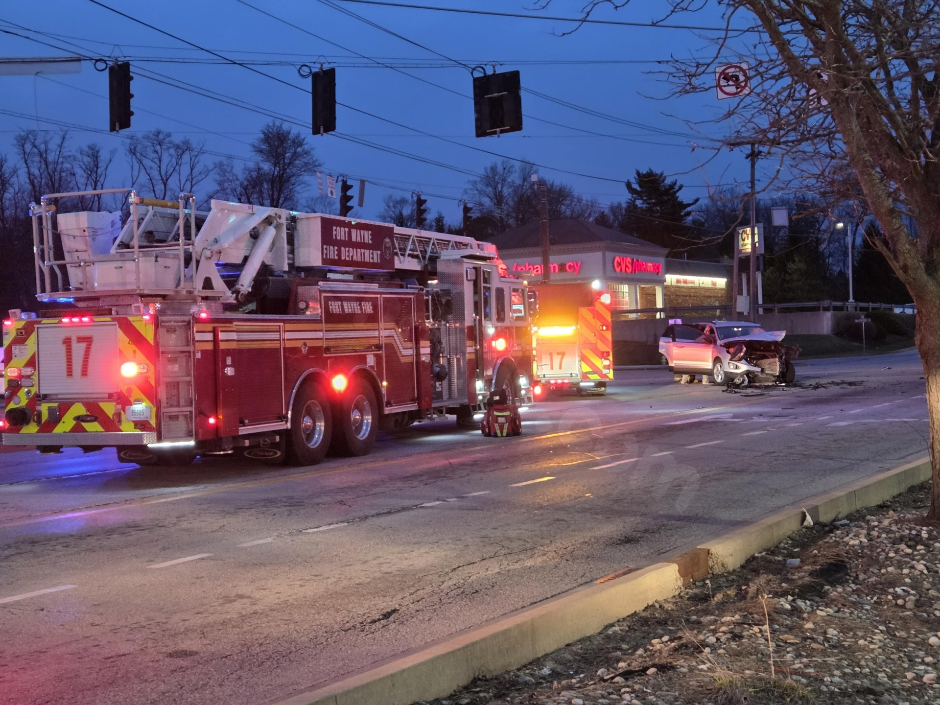Driver seriously injured, crash ties up traffic on West Jefferson Boulevard