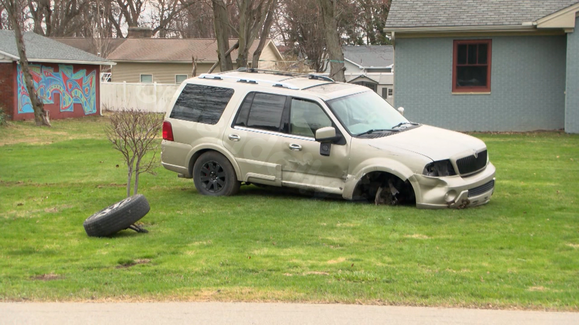 Wolf Road accident leaves two cars heavily damaged