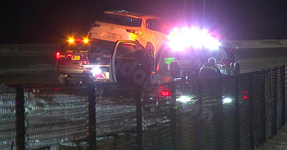 At least 1 hurt in Interstate 494 crash in Bloomington, state patrol says