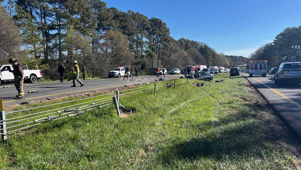 Two medical helicopters land after two crashes on I-85 south near state line, officials say
