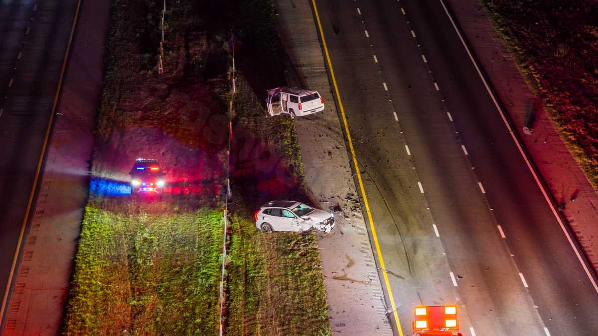 1 dead after crash on southbound I-75 in Collier County, roads closed