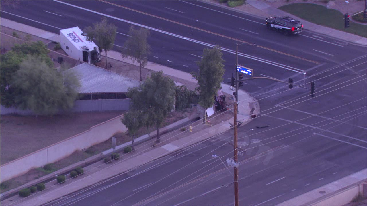 Rollover crash leaves 1 person seriously hurt: Gilbert PD