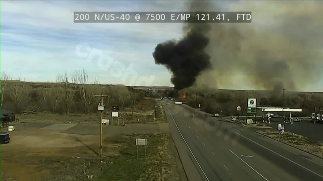 Traffic Alert: US-40 closed near Fort Duchesne due to East Ute Plaza Fire, currently at 5 acres