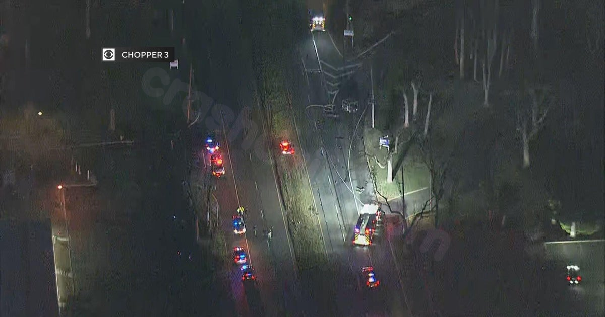 Crash closes Route 73 in Marlton, New Jersey Friday morning