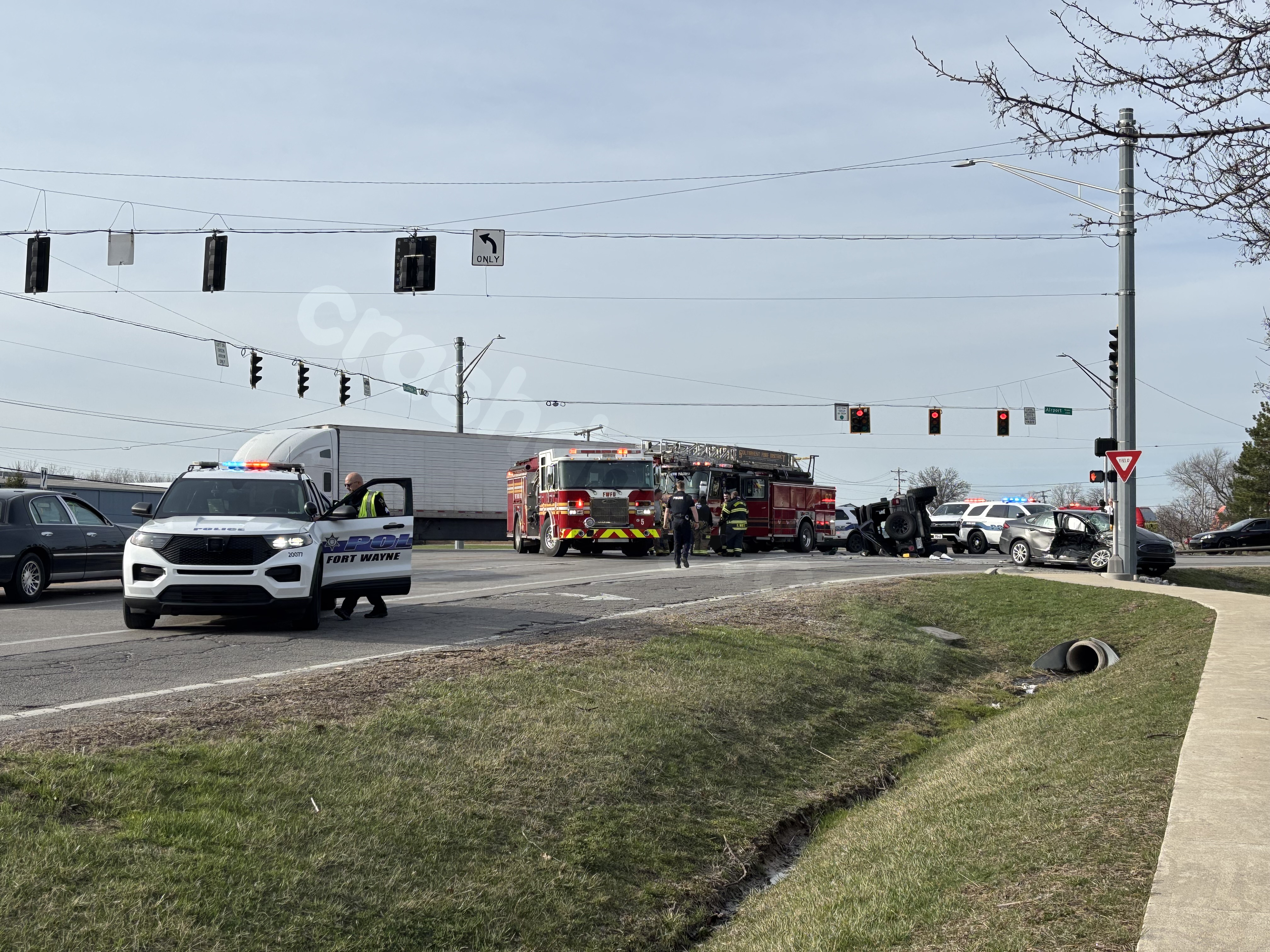 1 in life-threatening condition after crash in SW Fort Wayne