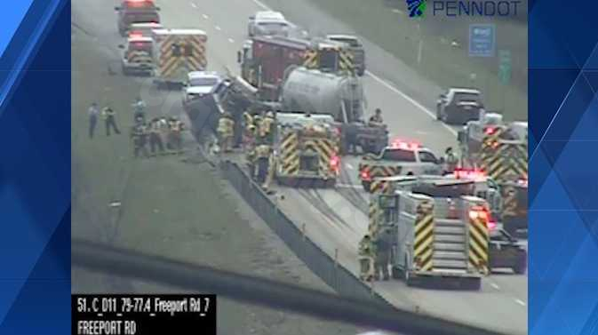 2 tractor-trailers collide along part of I-79 in Allegheny County, dispatch says