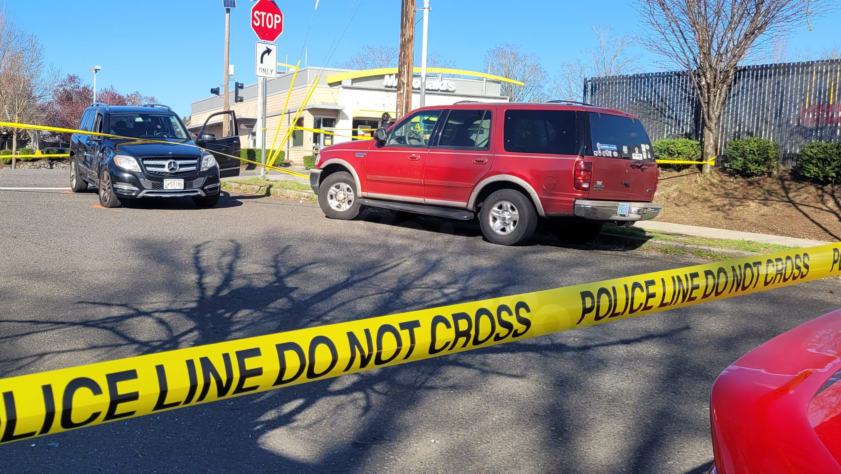Southeast Powell Blvd reopens after motorcyclist dies in crash