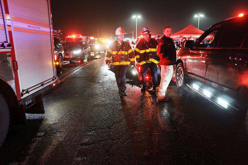 Listen to air traffic control audio from fatal LaGuardia crash