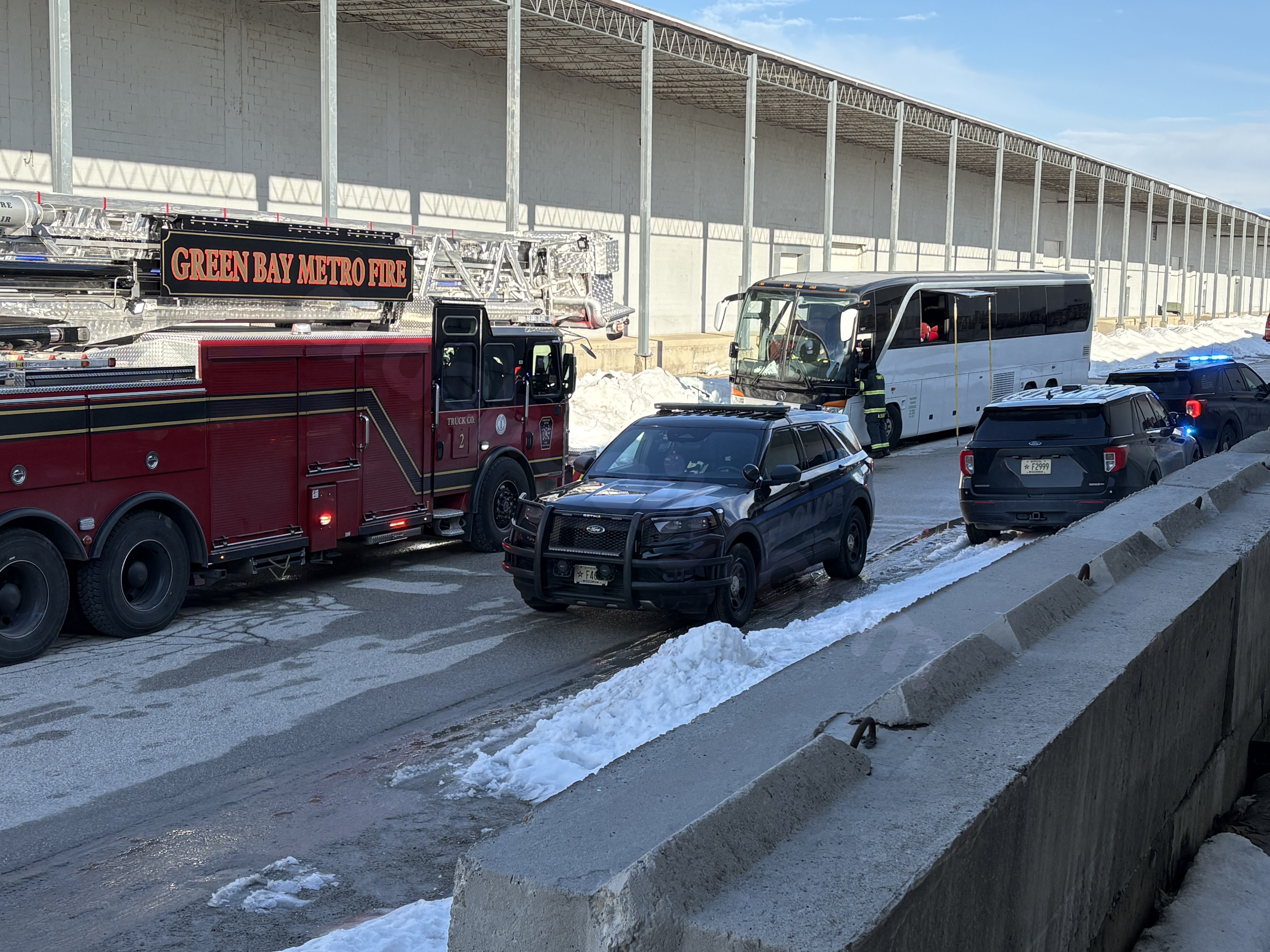 UPDATE: 33 injured in bus crash near Green Bay’s I-43, bus travelling from Chicago to Michigan