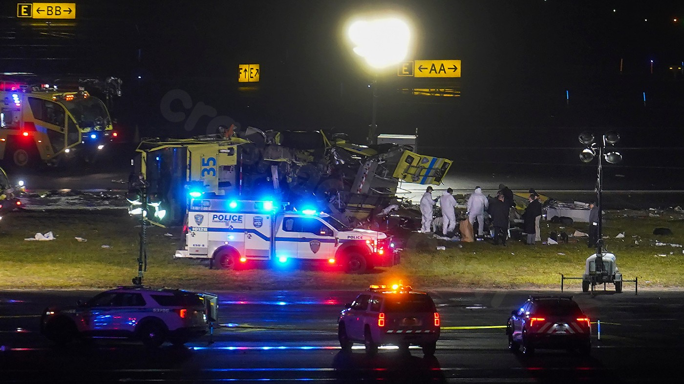 Watch live: Fatal LaGuardia crash news conference