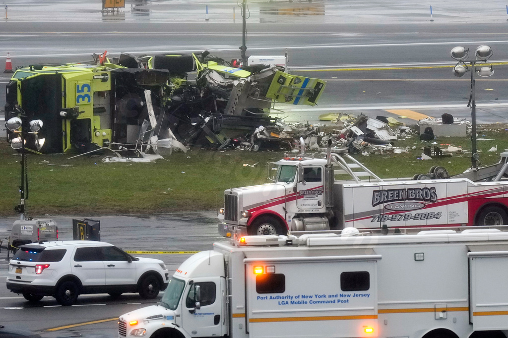Fire truck in fatal LaGuardia crash lacked safety monitoring device: NTSB