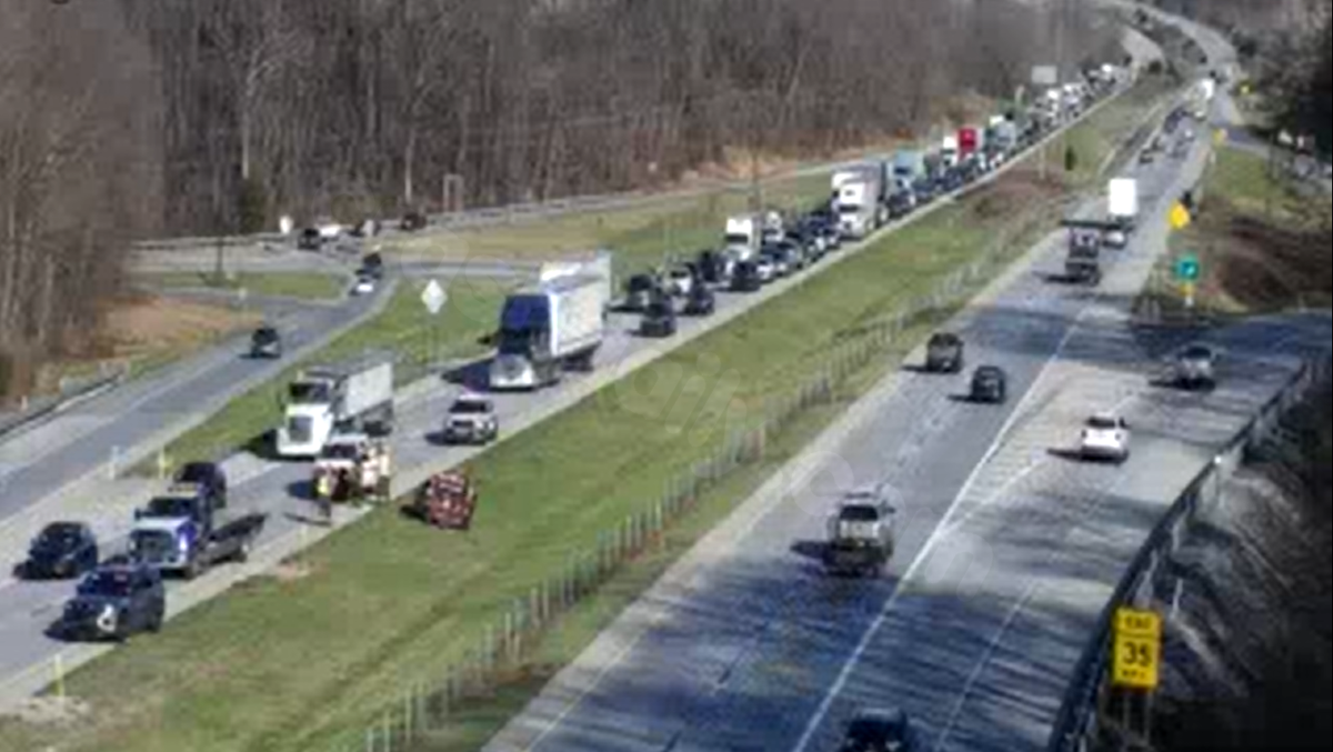 Pa. crash blocks lane, causes delays on Route 283 in Lancaster County