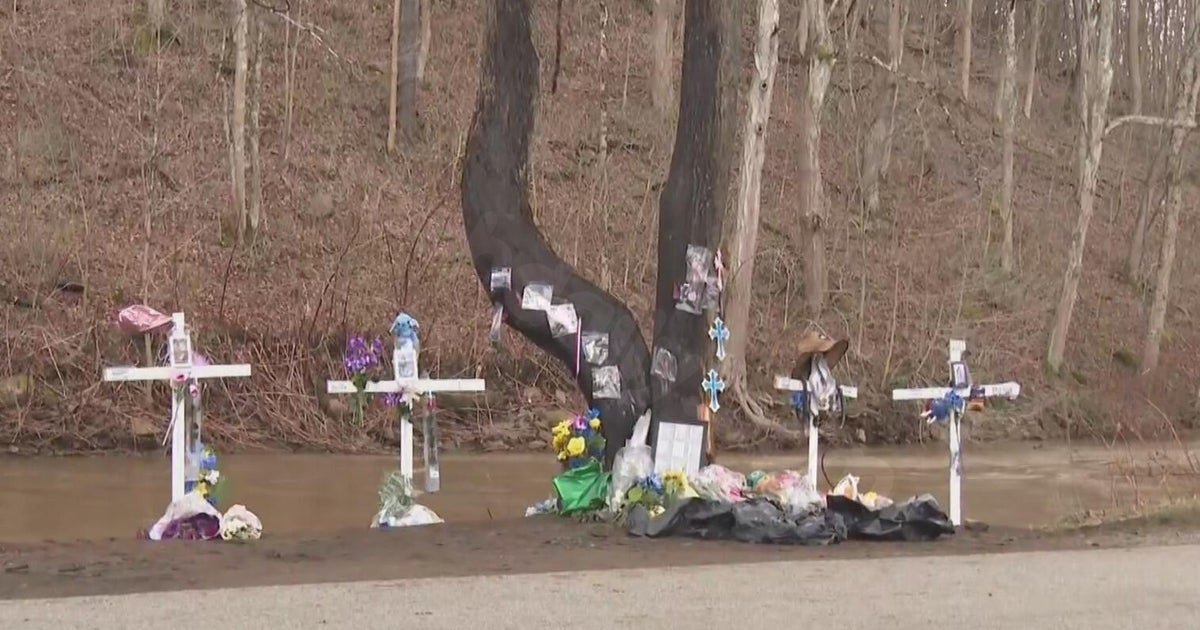 Police continue to investigate crash that killed 4 Yough High School students