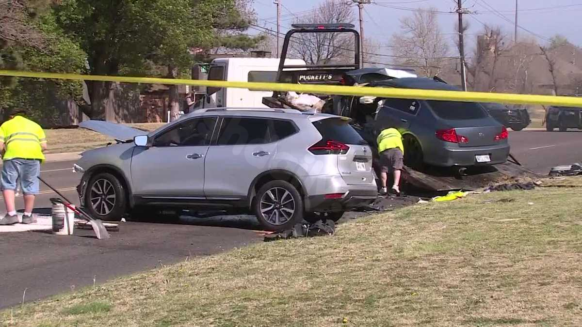 1 dead, 2 critically injured in multi-vehicle crash in southwest Oklahoma City