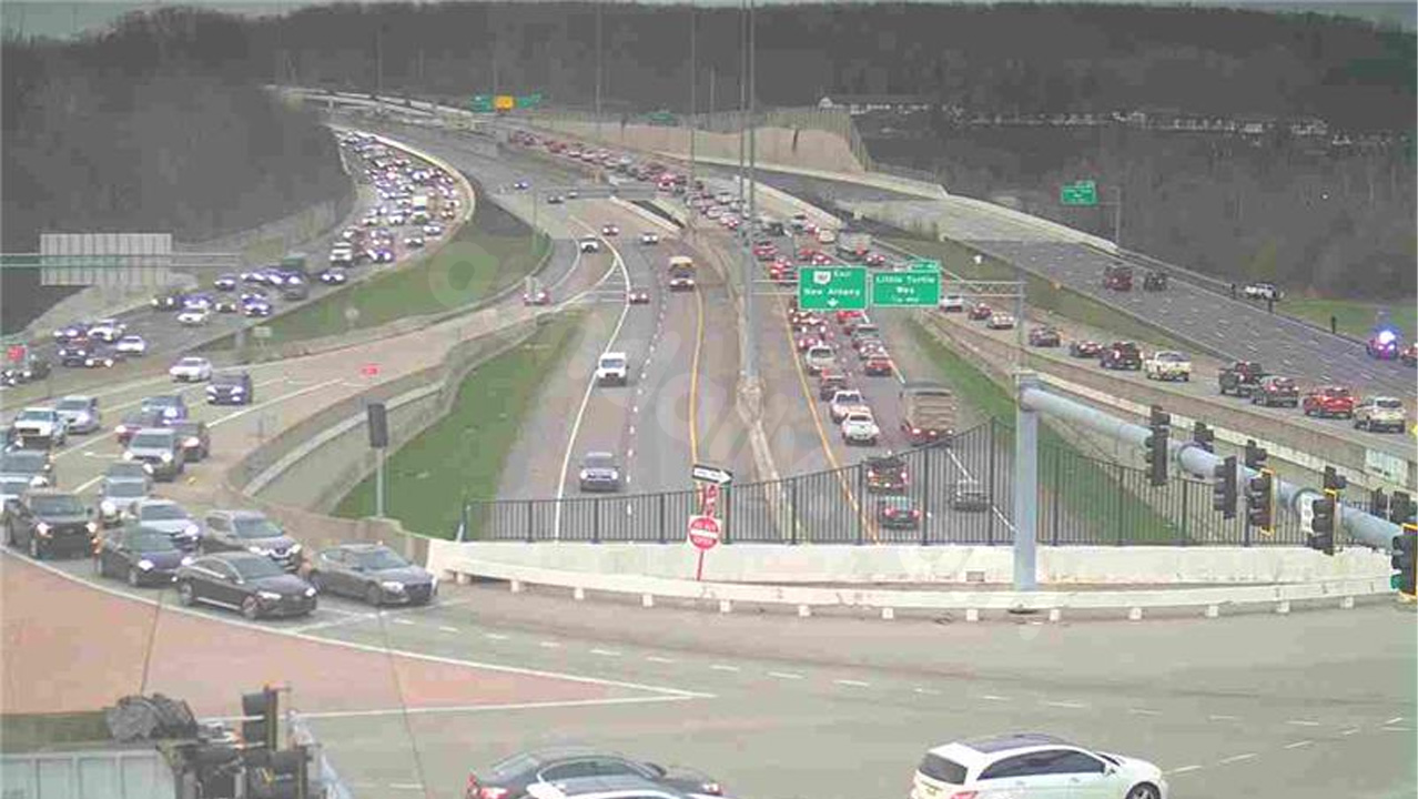 One person dead after northeast Columbus crash on I-270 exit ramp