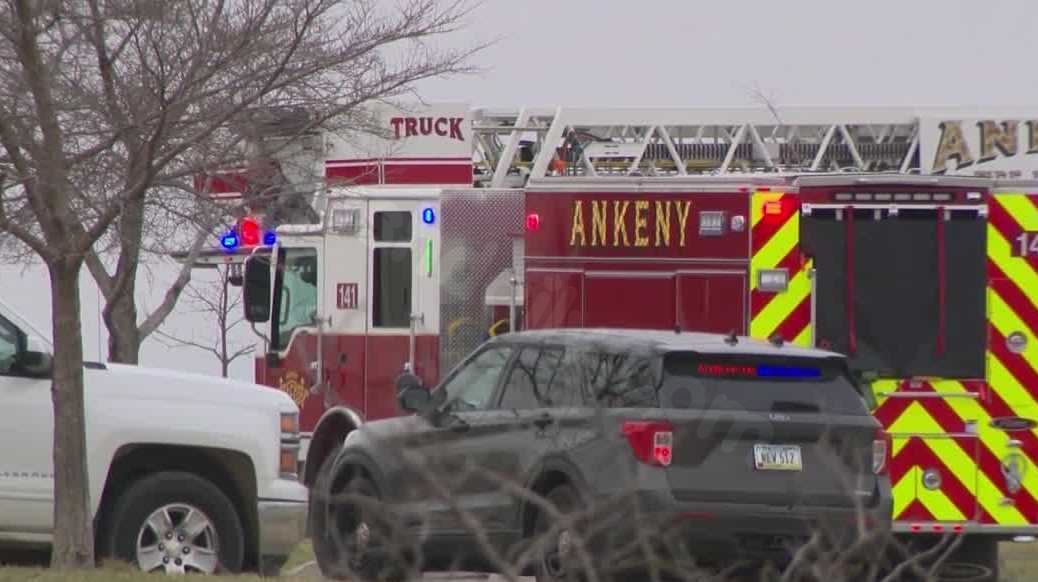‘Pretty wild’: Parents, students in Ankeny coping after car crashes into school pickup line