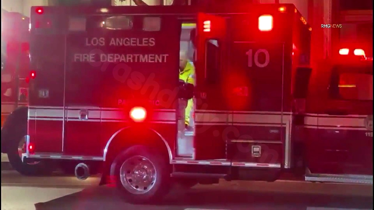 8 injured in Northridge crash, 5 in serious condition