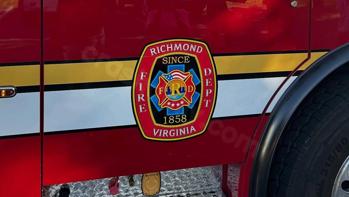 Person trapped in car after multi-vehicle accident in Richmond