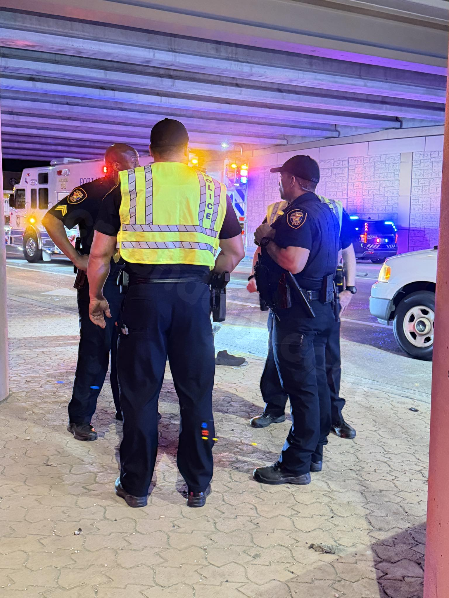 Woman killed, 2 children hospitalized after Fort Worth crash