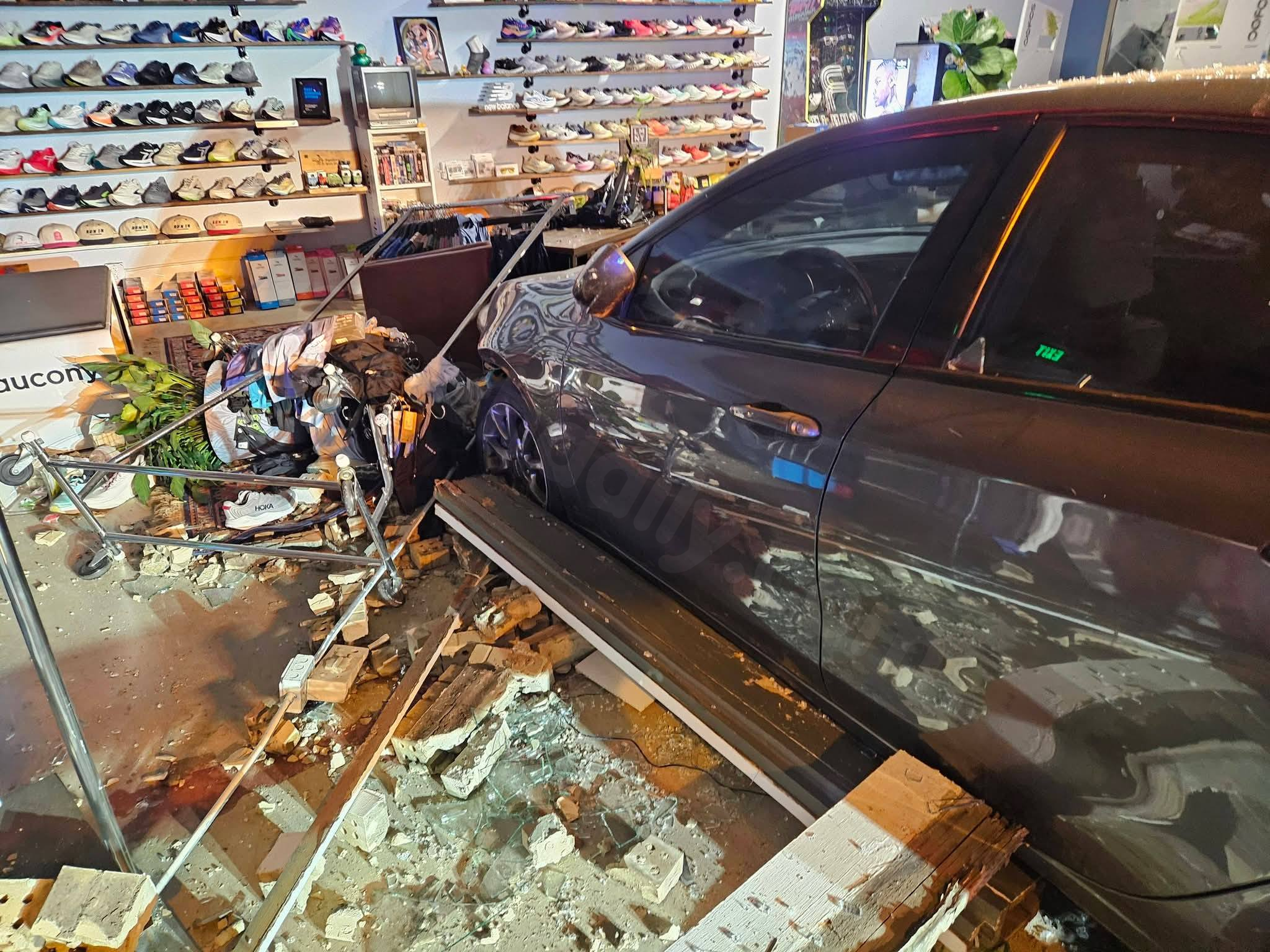Car crashes into Simpsonville business