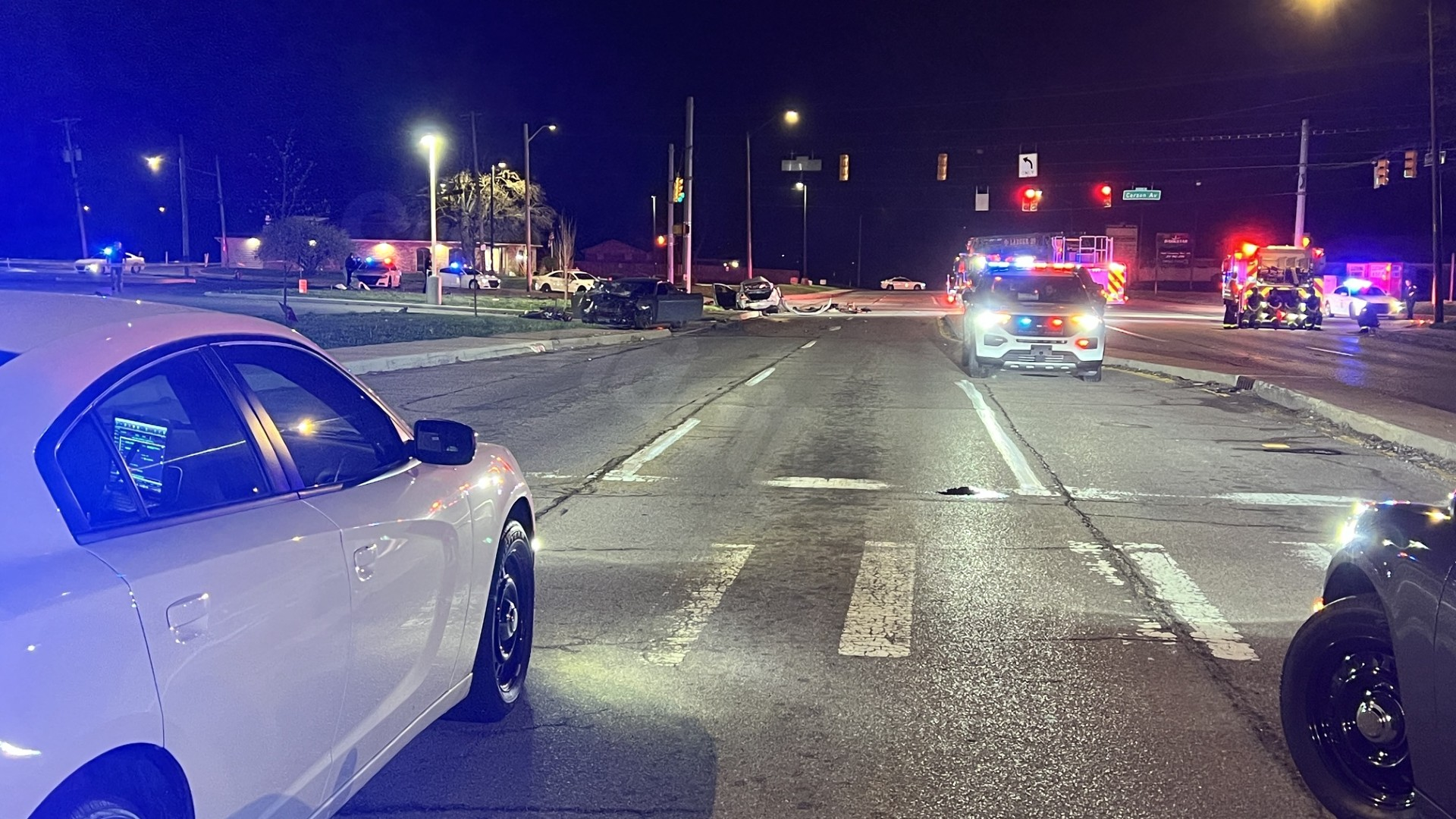 2 killed, 2 injured in south side crash