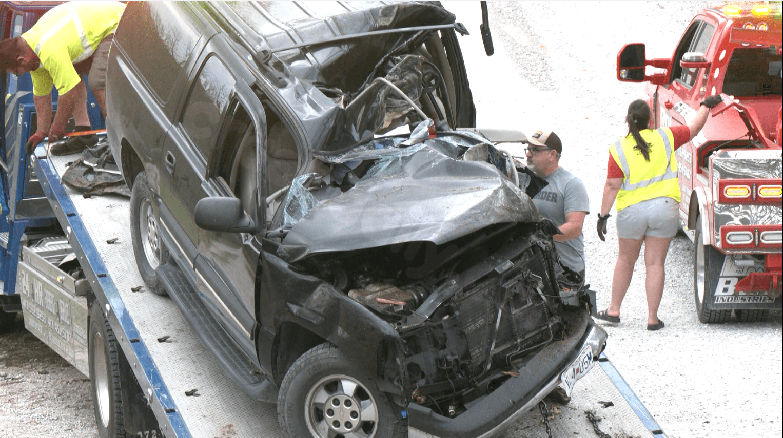 Teenager killed, another injured in Neosho crash