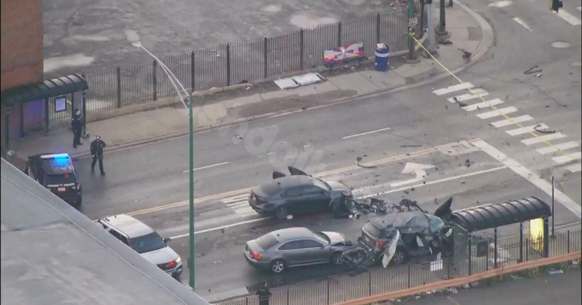 2 police officers hurt in Cicero crash chasing burglary suspects, officials say; 3 civilians also injured