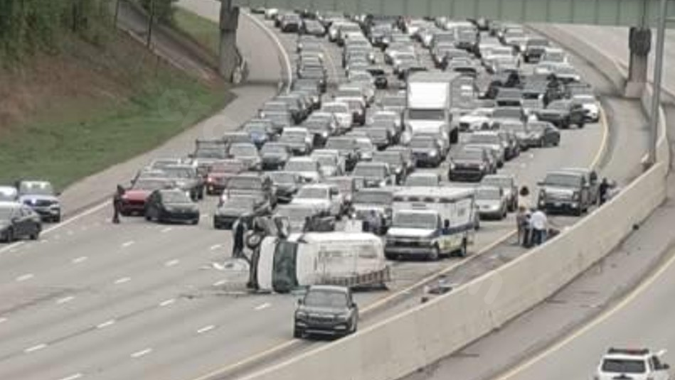 Van overturns, I-40 reopens after major crash near Garner