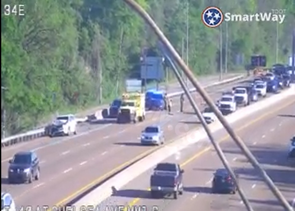 Traffic halted on I-40 at Chelsea Avenue after multi-vehicle crash