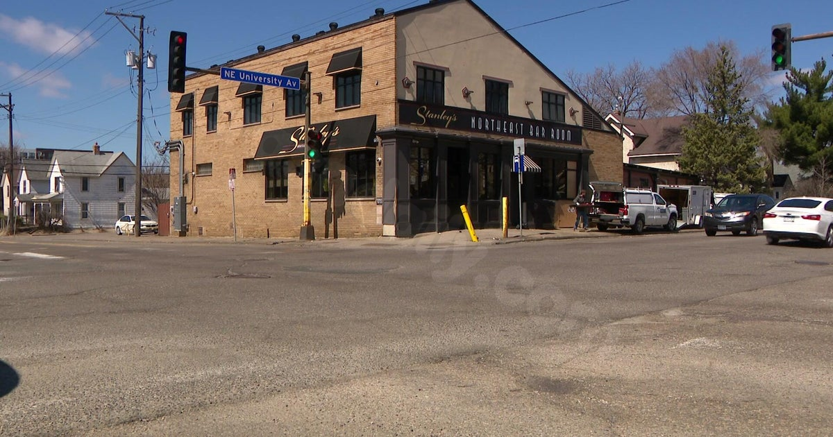 Vehicle crashes into Stanley's Bar in northeast Minneapolis; no arrests