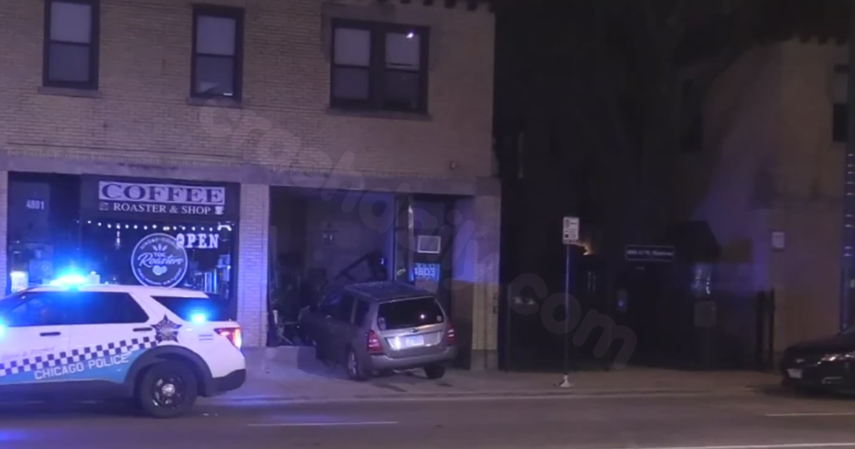 Driver missing after car crashes into building in Portage Park