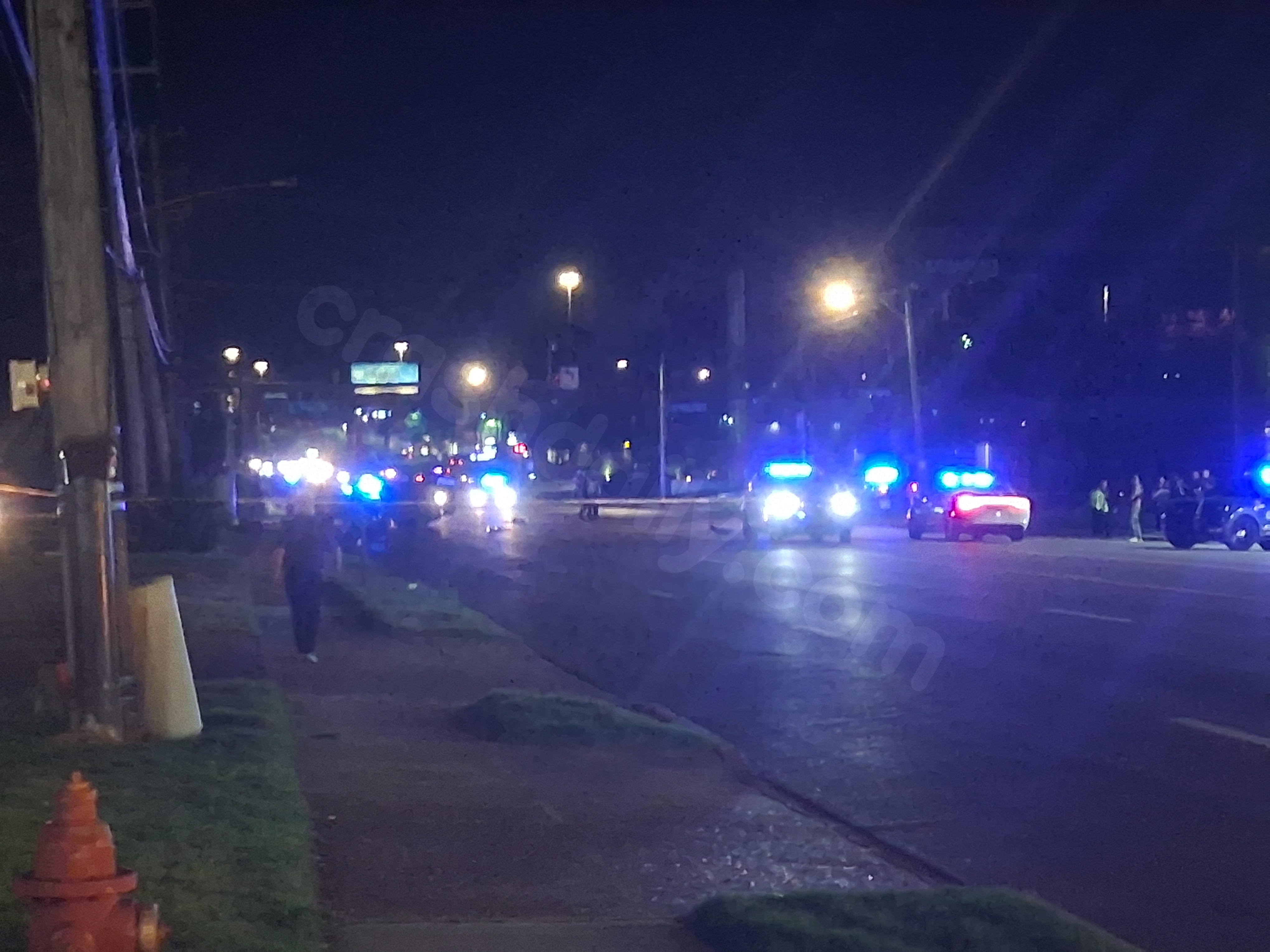2 dead, 3 injured after East Memphis multi-vehicle crash