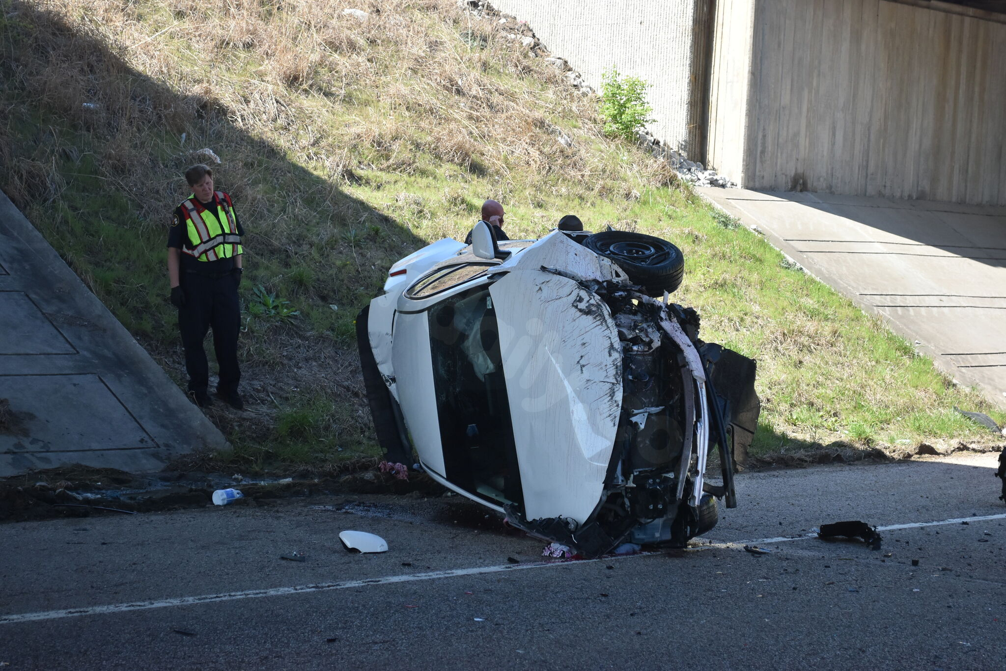 Baby among at least 2 people involved in crash on New Poag Road