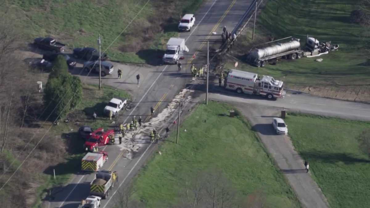 Route 28 shut down in both directions in Western Pa. due to crash