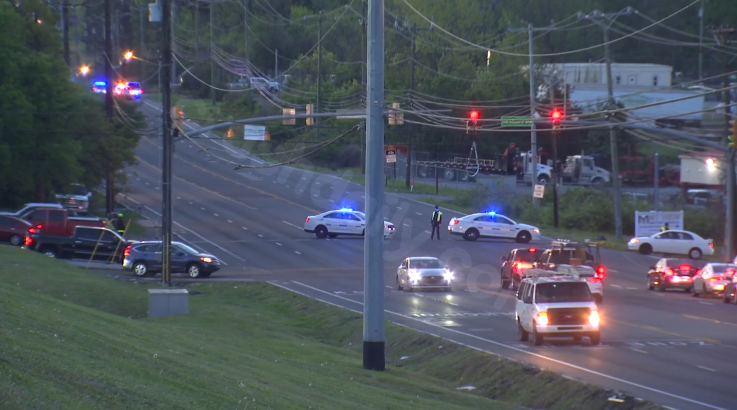 Serious crash closes Murfreesboro Pike in Antioch