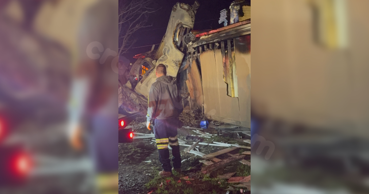 Driver killed after crash into Ashtabula restaurant