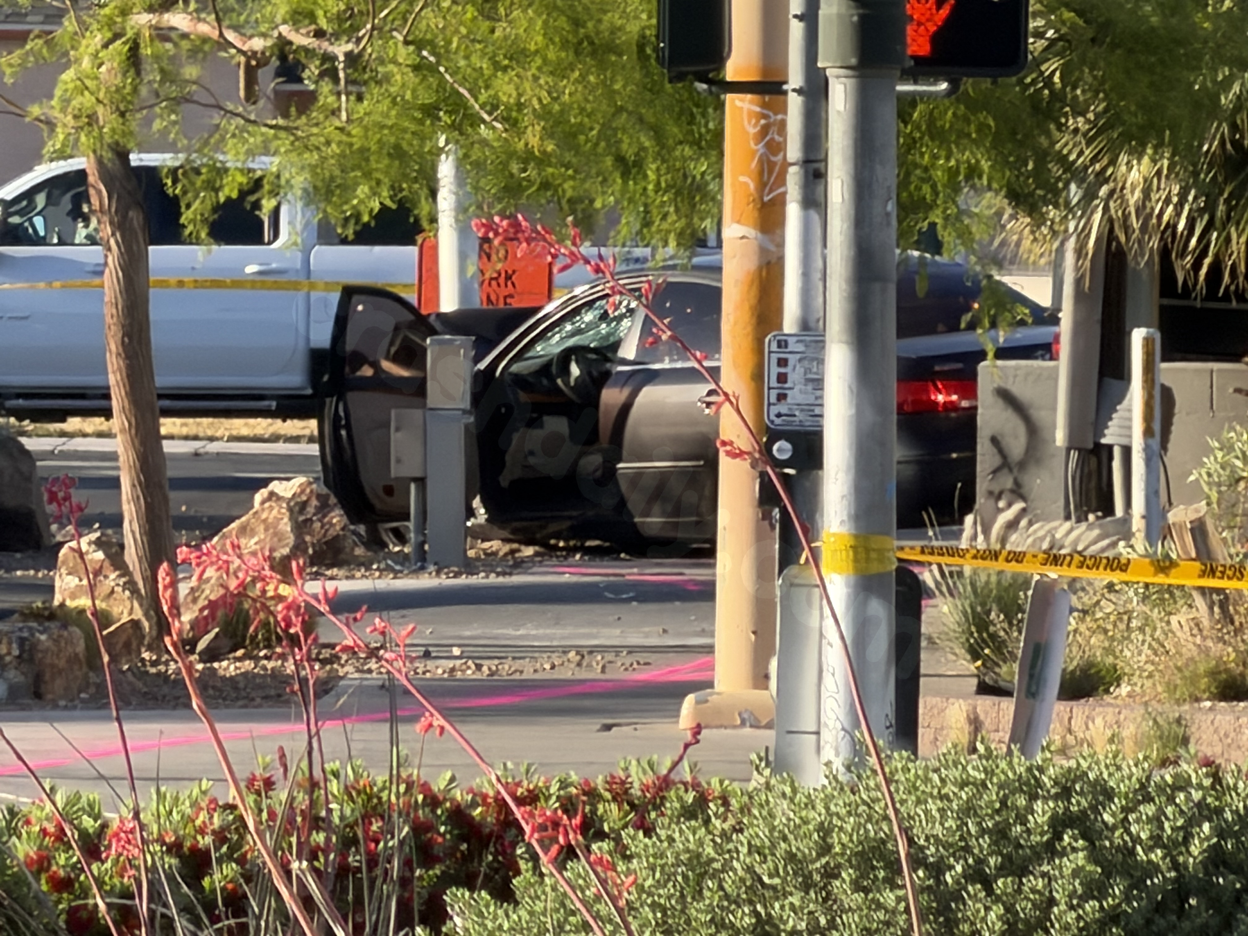 Man killed after suspected robbery, kidnapping leads to crash in west Las Vegas, police say