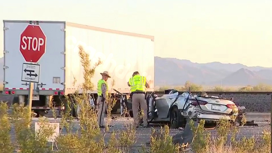 Deadly semi-truck crash closes U.S. 60 in Wittmann