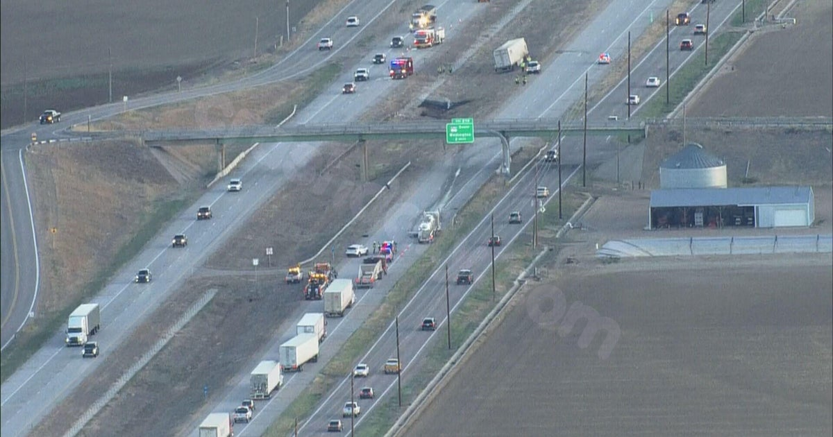 I-25 closed in Northern Colorado after crash early Wednesday morning
