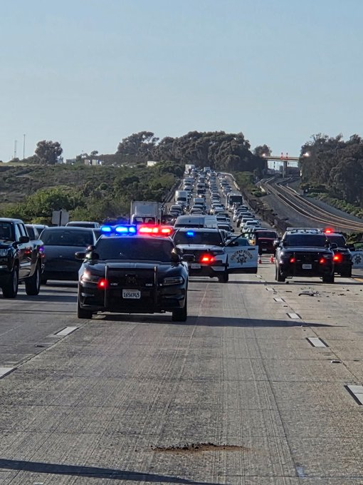 Major injury crash slows southbound I-5 traffic near Oceanside