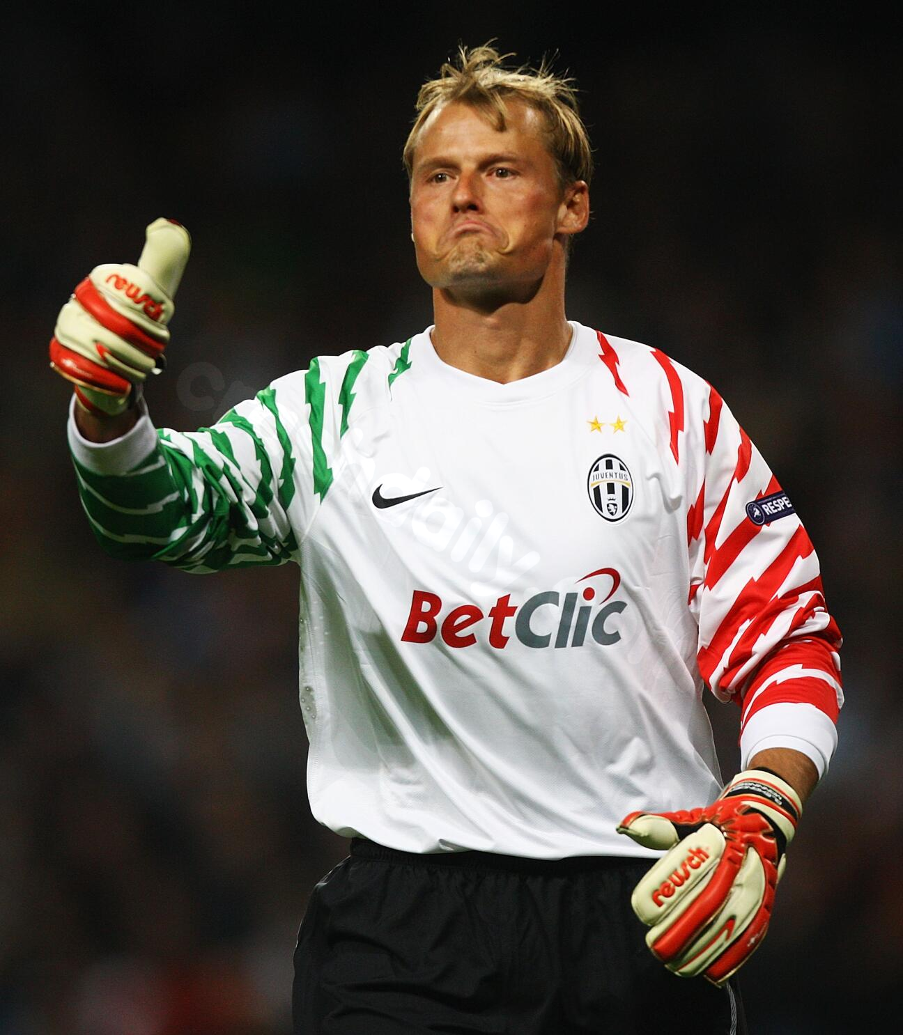 Alex Manninger, former Arsenal and Juventus goalkeeper, dies in traffic accident