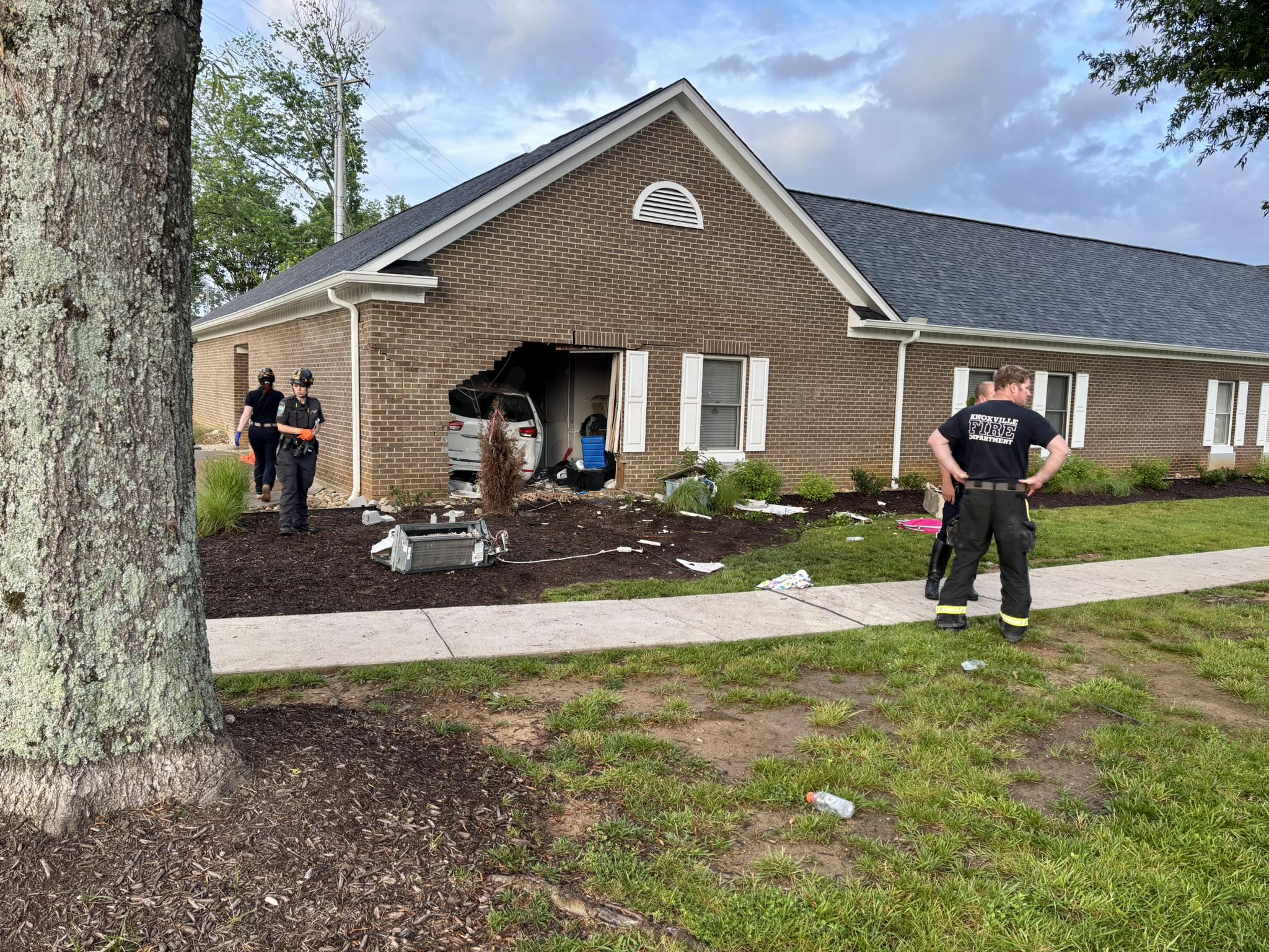 Woman indicted after crash into Knoxville assisted living facility that killed man