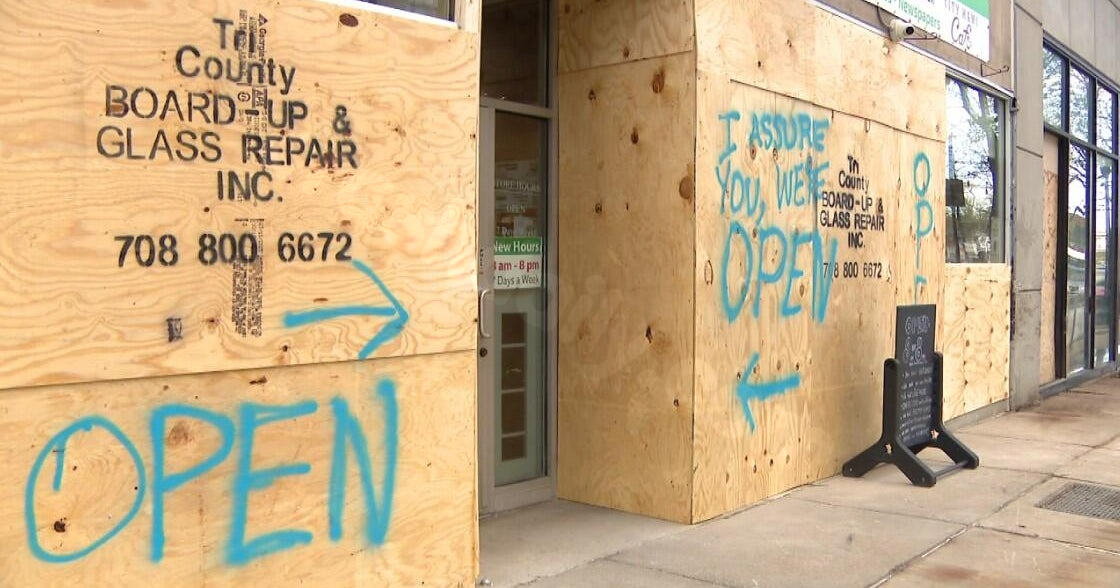 Car fleeing police crashes into City News Café in Chicago's Portage Park neighborhood