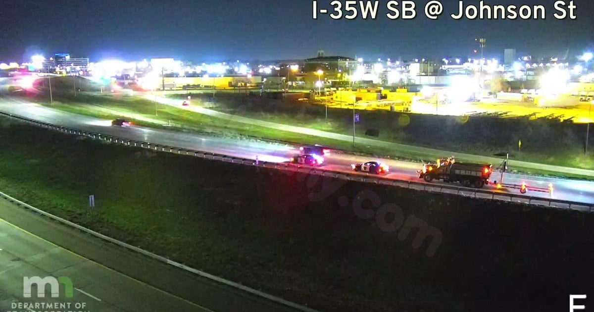 Man, 21, dies in motorcycle crash on Minneapolis highway