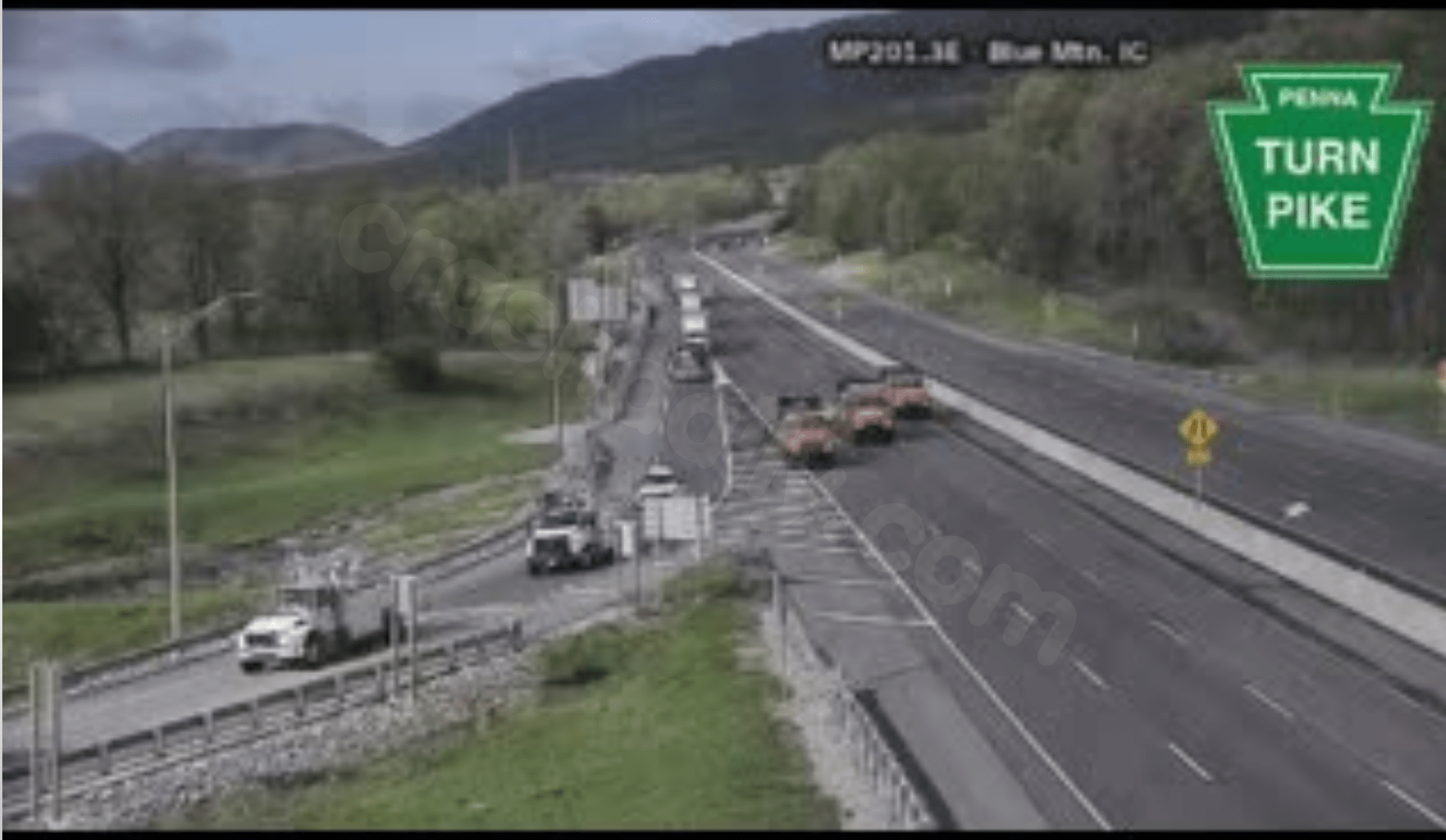Pennsylvania Turnpike lanes closed due to Cumberland County crash, two airlifted