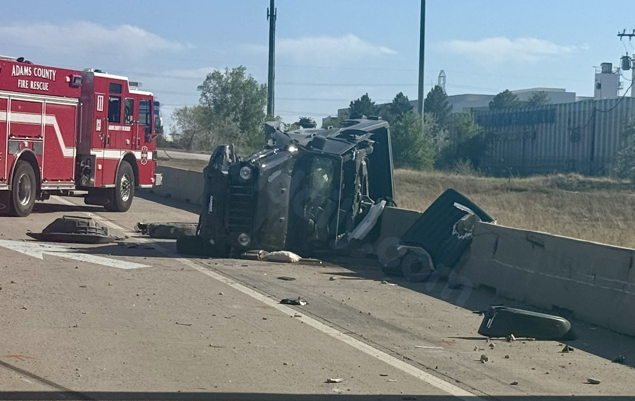 4 injured in rollover crash on I-25 in Adams County