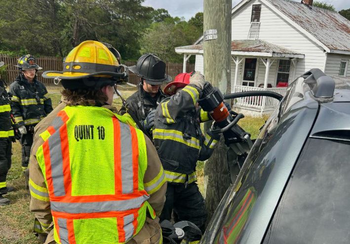 Agencies rescue driver in Isle of Wight motor vehicle accident