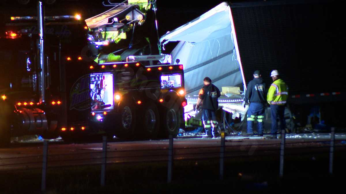 I-81 CLOSED: Three tractor-trailers carrying raw chicken, mail collide in Cumberland County, Pa.